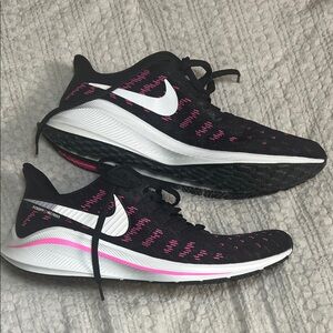 Nike Women's Air Zoom Vomero 14 'Black Pink Blast' size 7.5